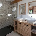 Les De Fontfroide Camping Saint-Antoine (Isere)