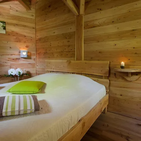 Campsite Les De Fontfroide Saint-Antoine (Isere)